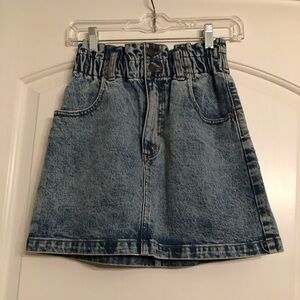 Abercrombie & Fitch Ultra High Rise Denim Jean Skirt
Size 4 -